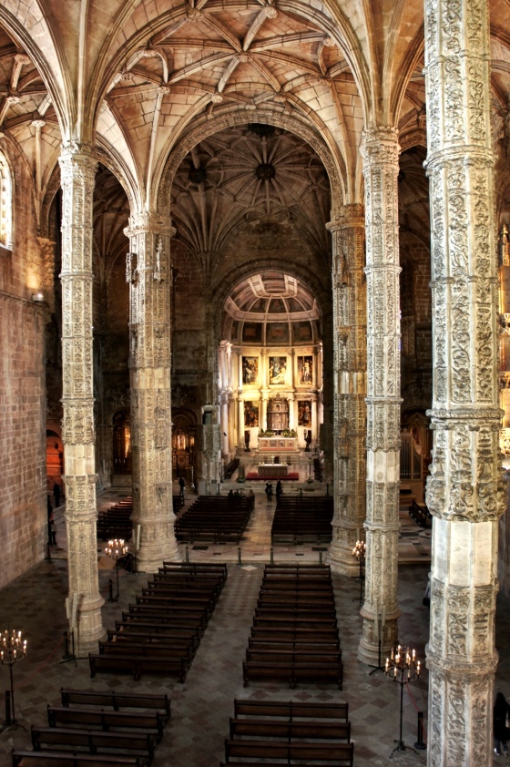  Jerónimos Monastery 